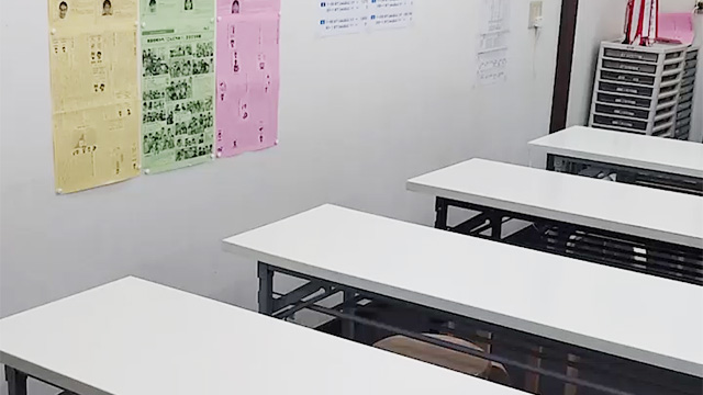 教室の様子（経堂校）の動画を見る